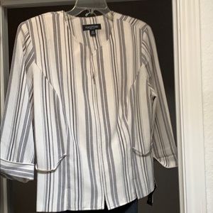 It’s cream gray and dark gray with the silver zipp